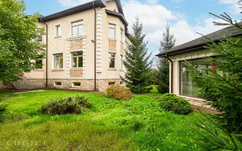 2-этажный коттедж 450 м² с отделкой