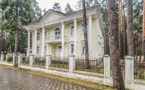 2-этажный коттедж 704 м² без отделки