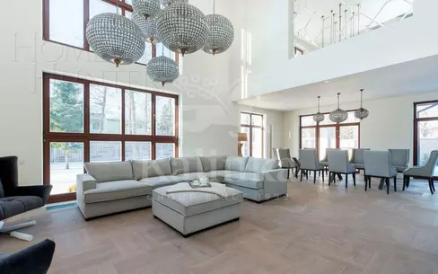 3-этажный коттедж 700 м² с отделкой