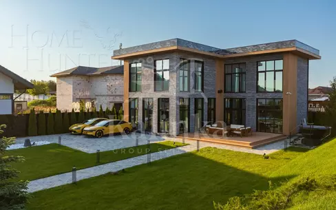 2-этажный коттедж 250 м² с отделкой