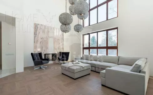 3-этажный коттедж 700 м² с отделкой