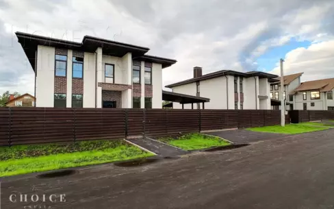 2-этажный коттедж 240 м² с отделкой