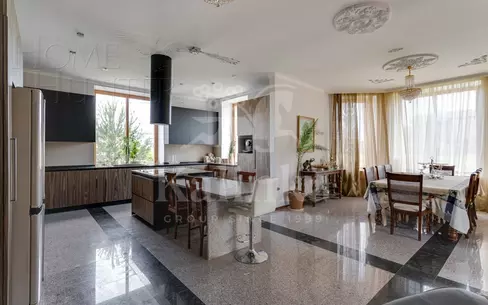 2-этажный коттедж 750 м² с отделкой