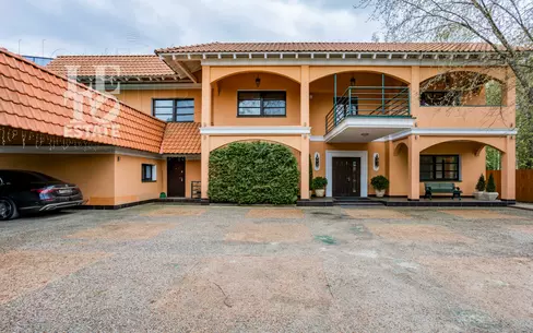 2-этажный коттедж 760 м² с отделкой