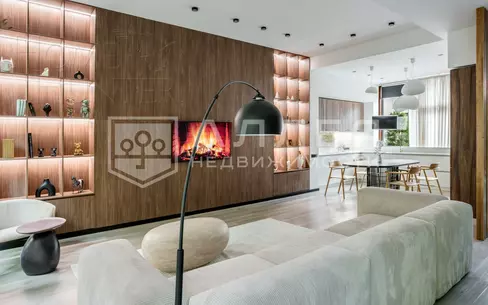 3-этажный таунхаус 240 м² с отделкой