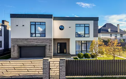 2-этажный коттедж 440 м² с отделкой