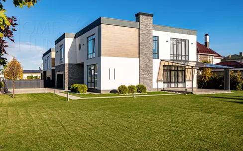 2-этажный коттедж 440 м² с отделкой