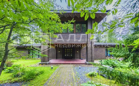 2-этажный коттедж 450 м² с отделкой