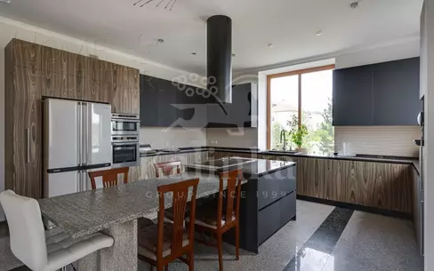 2-этажный коттедж 750 м² с отделкой