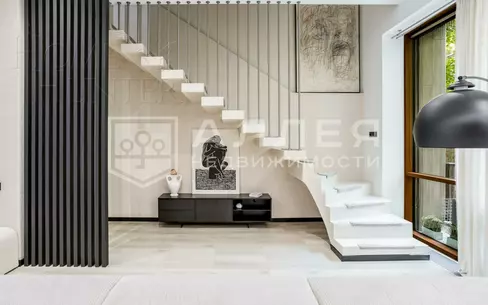 3-этажный таунхаус 240 м² с отделкой