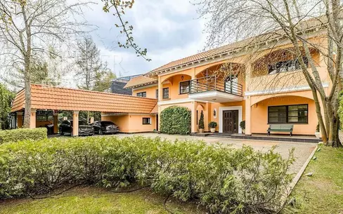 2-этажный коттедж 760 м² с отделкой