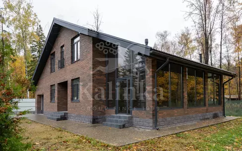 2-этажный коттедж 300 м² без отделки