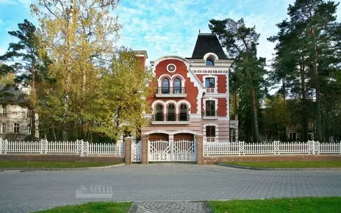 2-этажный коттедж 702 м² с отделкой