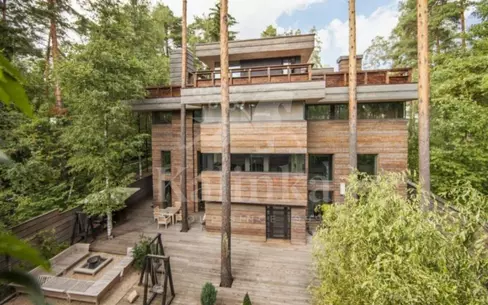 4-этажный коттедж 750 м² с отделкой