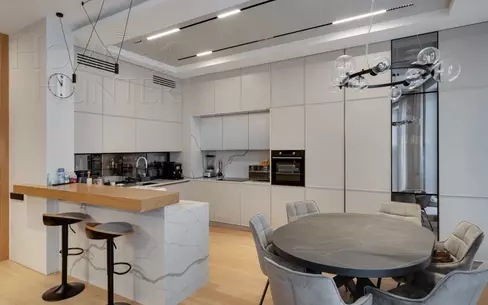 4-КОМН. КВАРТИРА С ОТДЕЛКОЙ 135 М² НА 3 ЭТАЖЕ