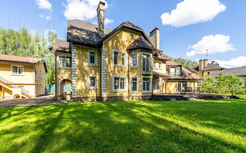 2-этажный коттедж 700 м² с отделкой