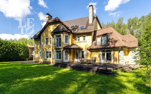 2-этажный коттедж 700 м² с отделкой