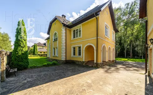 2-этажный коттедж 700 м² с отделкой