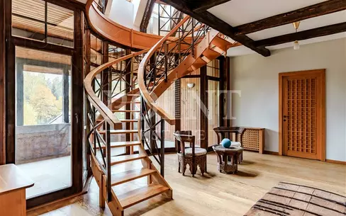 2-этажный коттедж 720 м² с отделкой