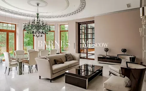 2-этажный коттедж 1 400 м² с отделкой