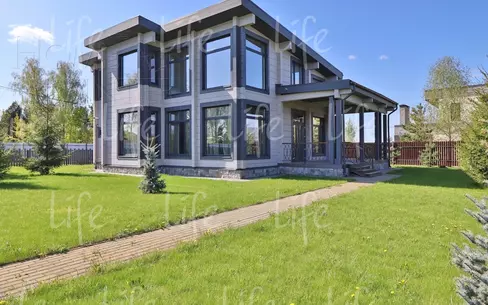 2-этажный коттедж 263 м² с отделкой
