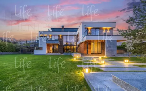 2-этажный коттедж 550 м² с отделкой