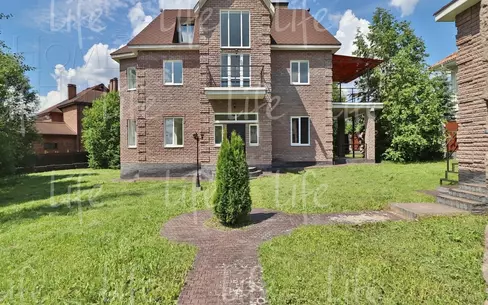 3-этажный коттедж 372 м² с отделкой