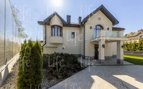 2-этажный коттедж 700 м² с отделкой