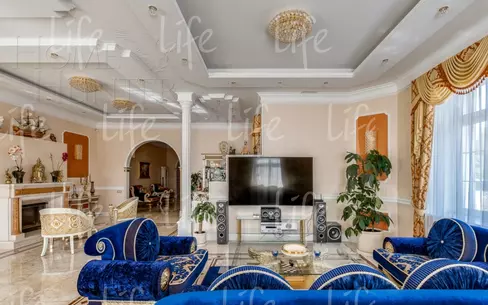 3-этажный коттедж 1 650 м² с отделкой