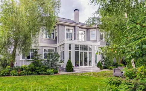 2-этажный коттедж 820 м² с отделкой
