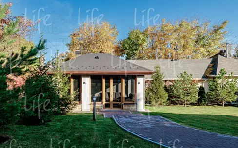 2-этажный коттедж 550 м² с отделкой