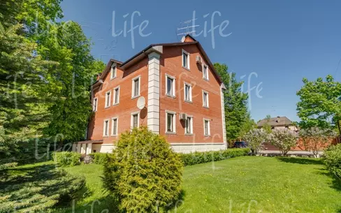 3-этажный коттедж 770 м² с отделкой