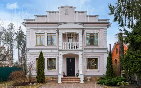 2-этажный коттедж 261 м² с отделкой