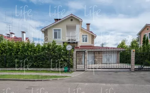 2-этажный коттедж 250 м² с отделкой