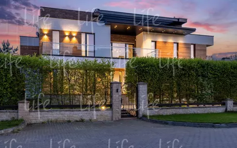 2-этажный коттедж 550 м² с отделкой