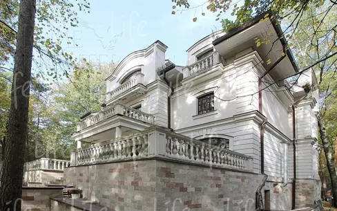 2-этажный коттедж 900 м² без отделки