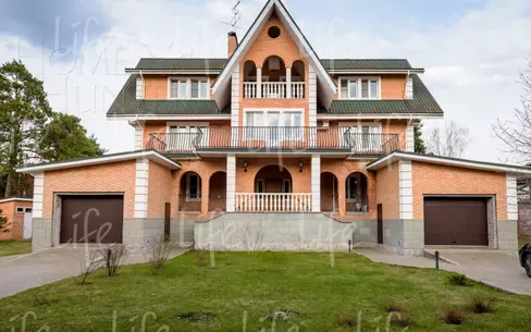 3-этажный коттедж 780 м² с отделкой