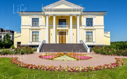 2-этажный коттедж 3 000 м² с отделкой