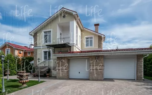 2-этажный коттедж 250 м² с отделкой