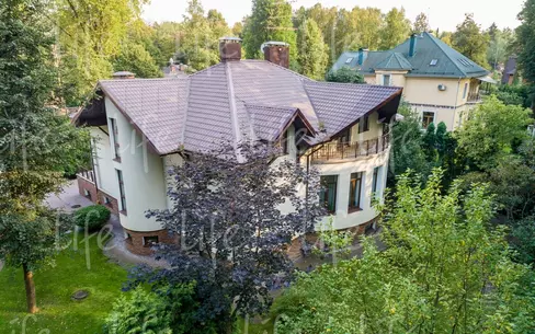 2-этажный коттедж 600 м² с отделкой