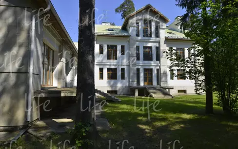 2-этажный коттедж 1 200 м² без отделки