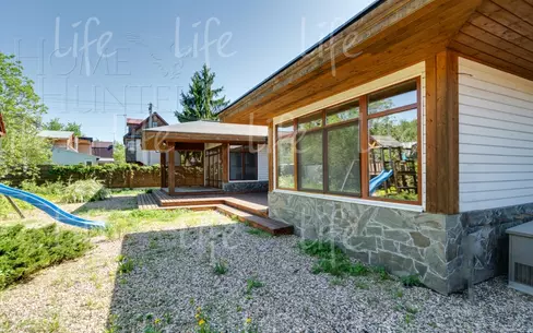 1-этажный коттедж 240 м² с отделкой