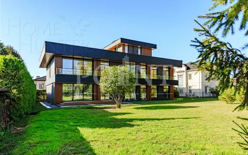 2-этажный коттедж 1 200 м² без отделки