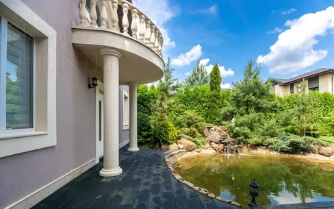 3-этажный коттедж 1 162 м² с отделкой