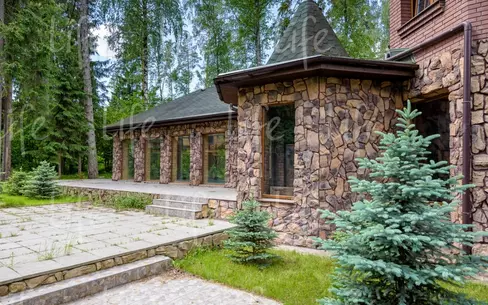 2-этажный коттедж 1 500 м² с отделкой