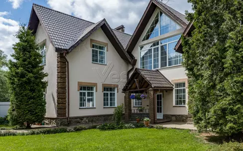 2-этажный коттедж 560 м² с отделкой