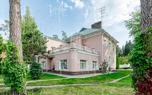 2-этажный коттедж 392 м² с отделкой