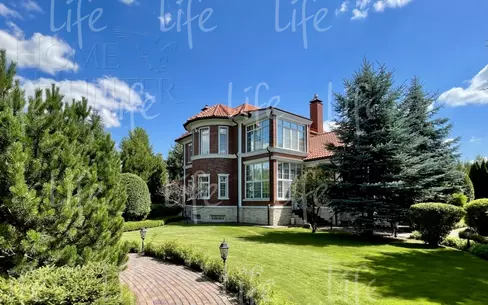 2-этажный коттедж 560 м² с отделкой