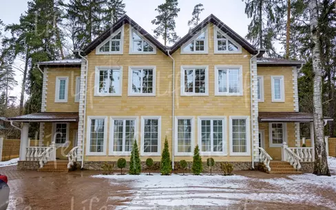 2-этажный таунхаус 385 м² с отделкой