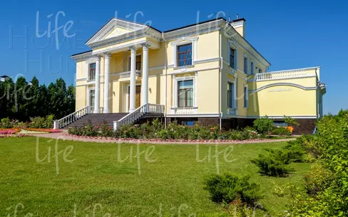 2-этажный коттедж 3 000 м² с отделкой